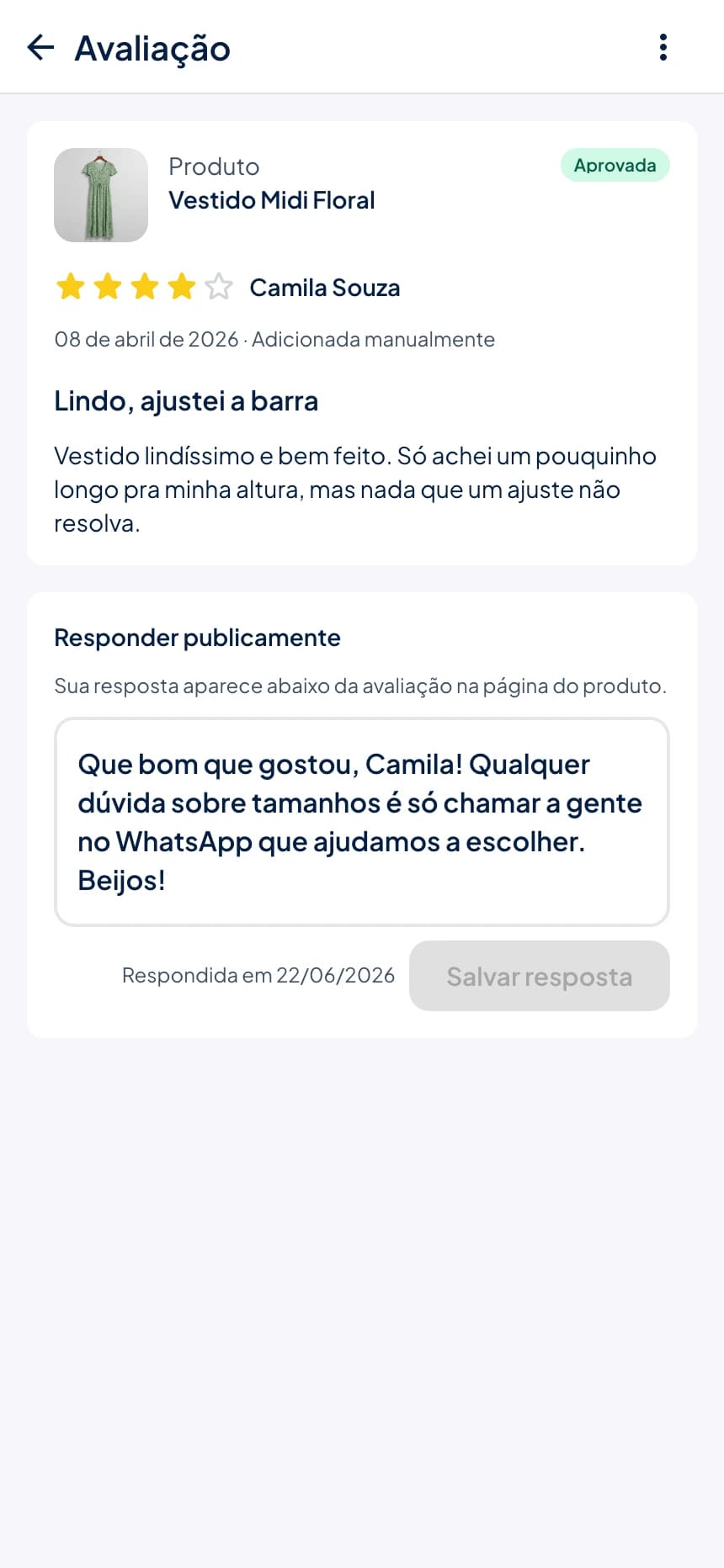 Tela de uma avaliação com a resposta pública do vendedor publicada abaixo do comentário do cliente