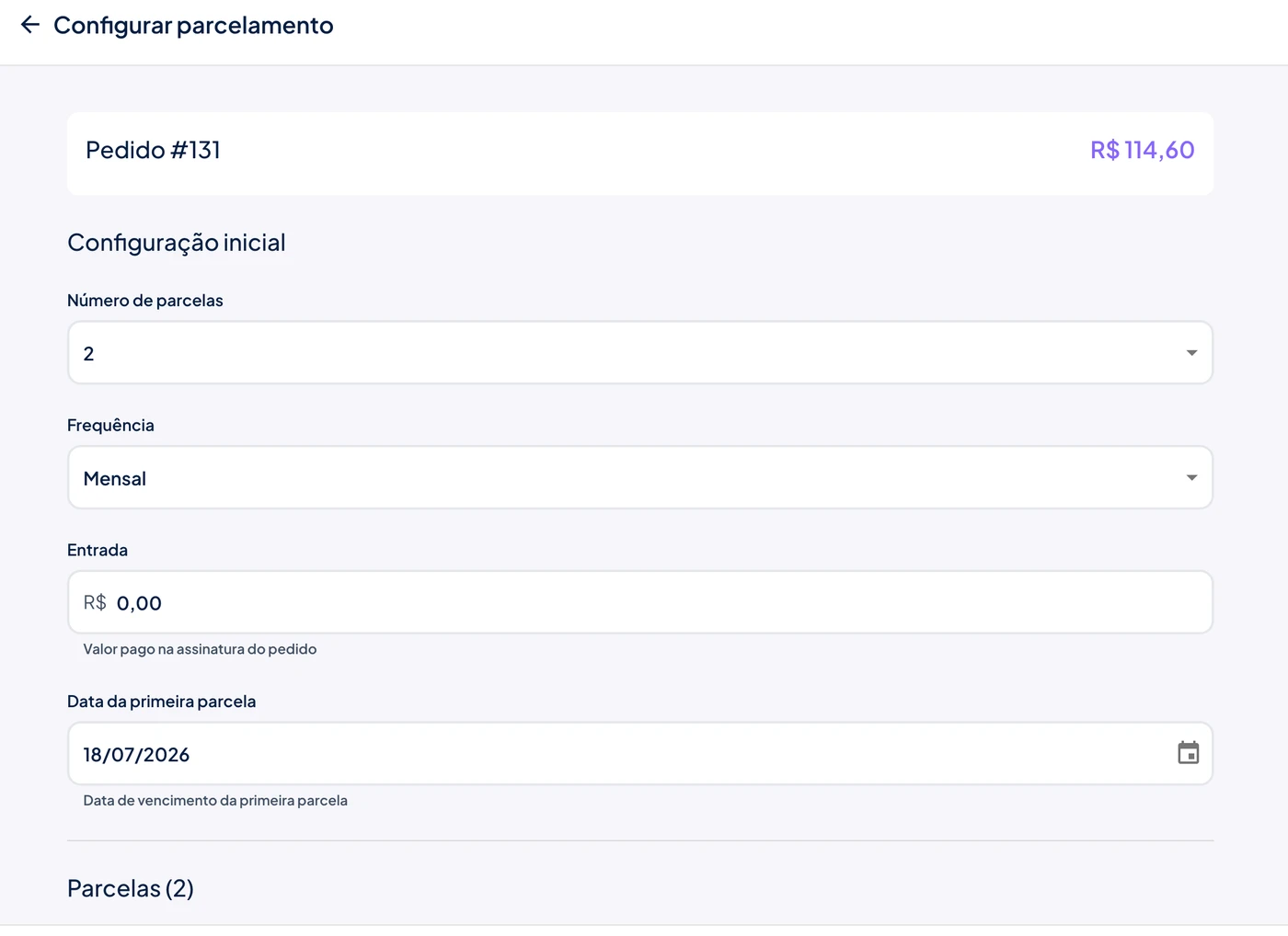 Tela de configurar parcelamento no Stoqui com número de parcelas, frequência mensal, entrada e data da primeira parcela