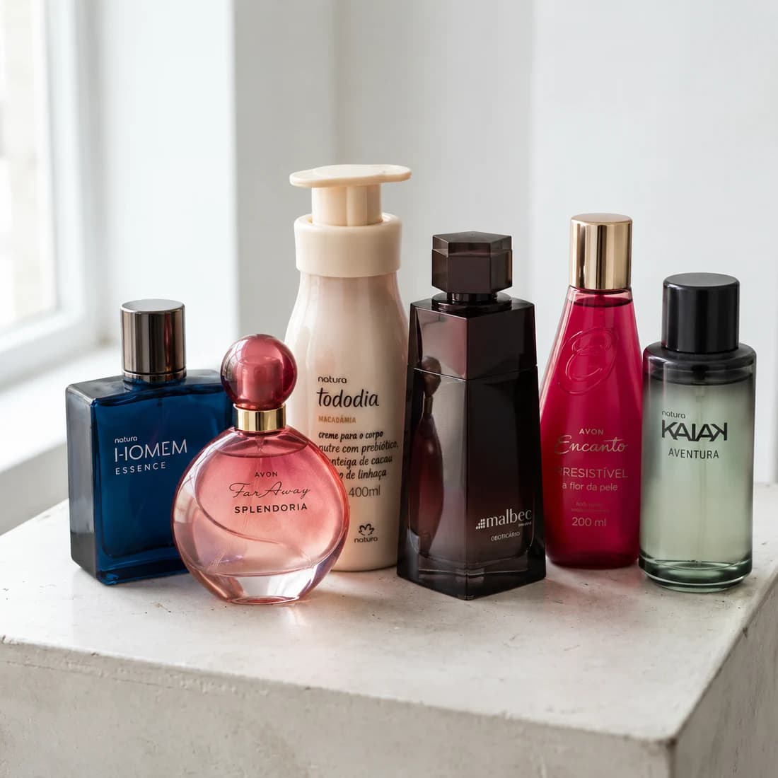 Produtos de Natura, Avon e outras marcas reunidos num catálogo do Stoqui